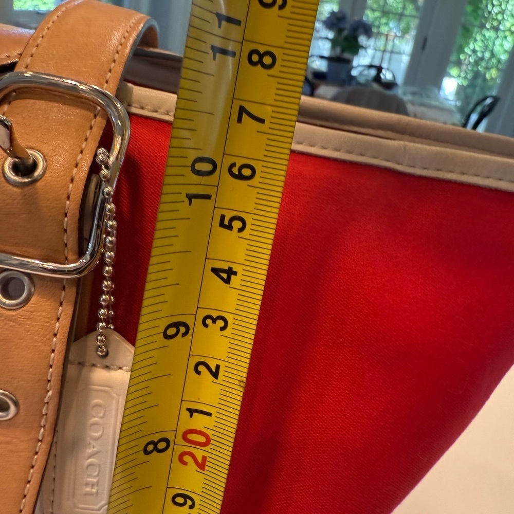 COACH HAMPTON LEGACY RED FABRIC WHT LEATHER TRIM MARKET TOTE BAG - Picture 14 of 16